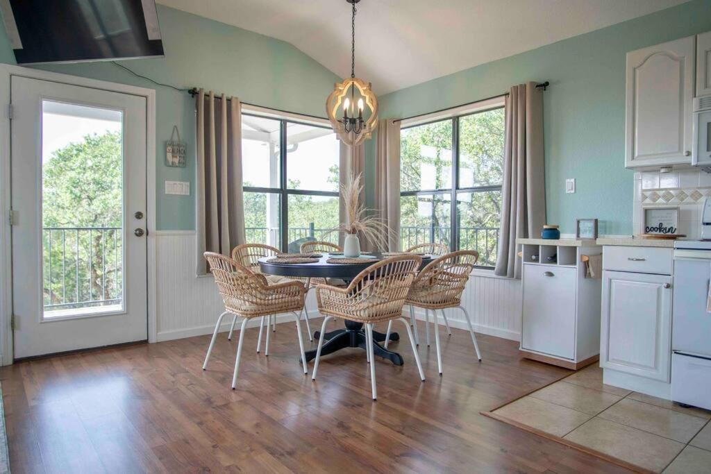 Serene Shores On Medina Lake Bandera Exterior photo